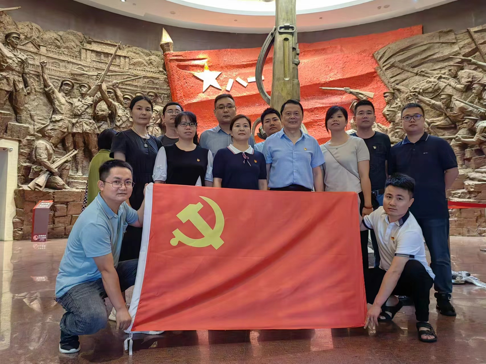 賡續紅色血脈，傳承建黨精神                                                    ——江西誠建黨支部開展“慶七一，感黨恩，跟黨走”主題黨日活動